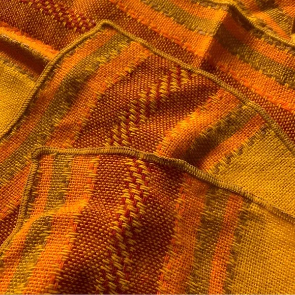 v i n t a g e :: Vibrant Woven Table Cloth 6 Napkin Set MCM Boho - Picture 9 of 16